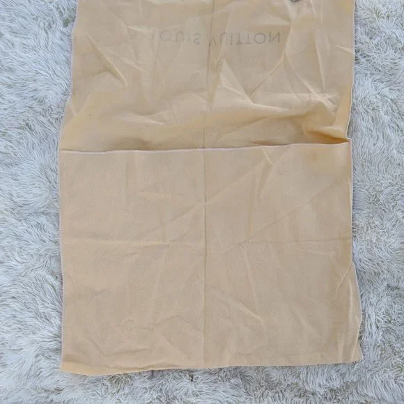 Louis Vuitton Duster Bag - Picture 2 of 4